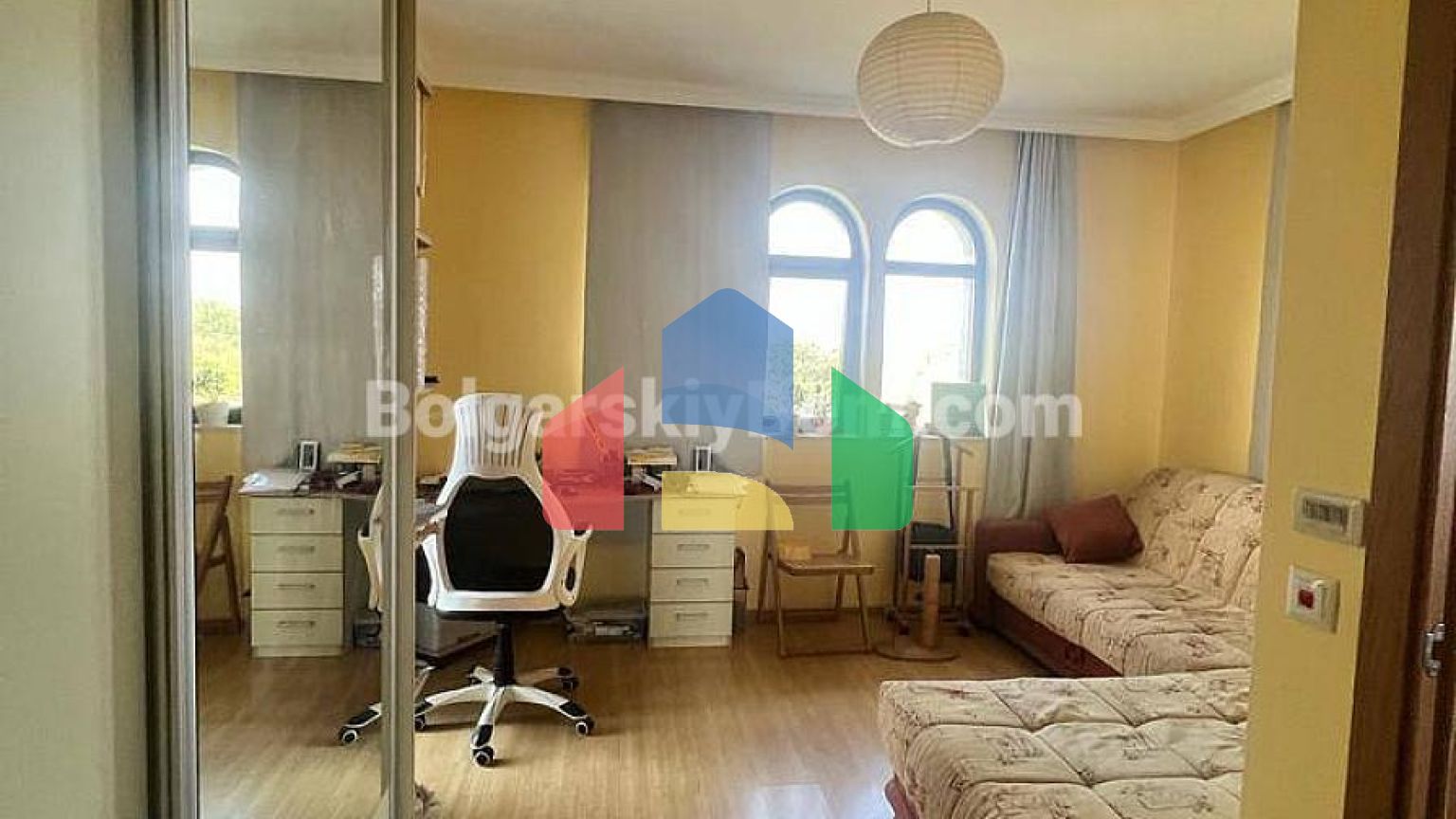 Двоповерховий будинок в Вікторія Резиденс