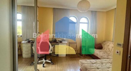 Двоповерховий будинок в Вікторія Резиденс