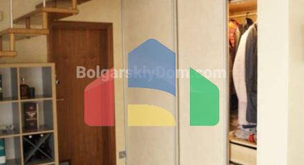 Двоповерховий будинок в Вікторія Резиденс