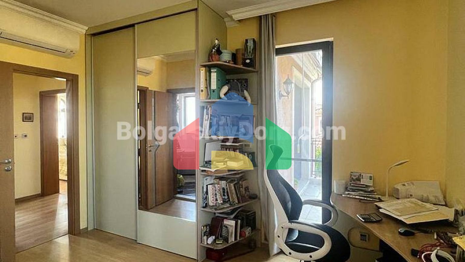 Двоповерховий будинок в Вікторія Резиденс