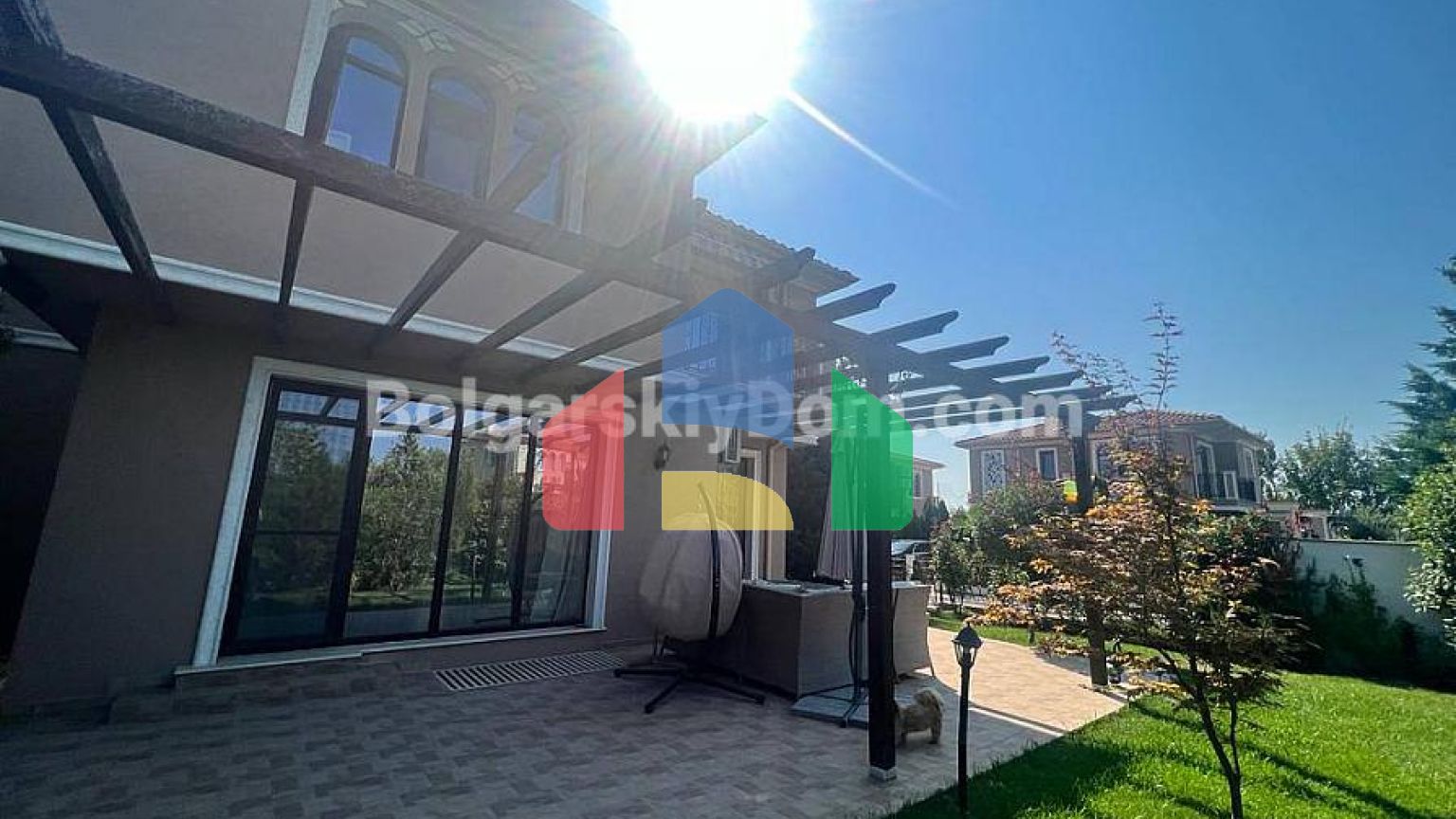 Двоповерховий будинок в Вікторія Резиденс