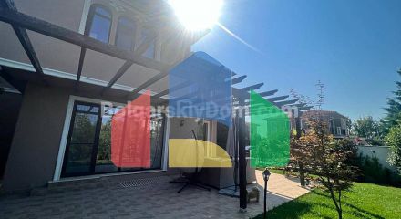 Двоповерховий будинок в Вікторія Резиденс