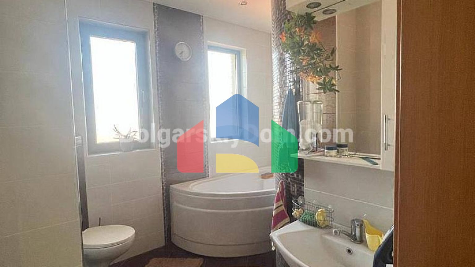 Двоповерховий будинок в Вікторія Резиденс