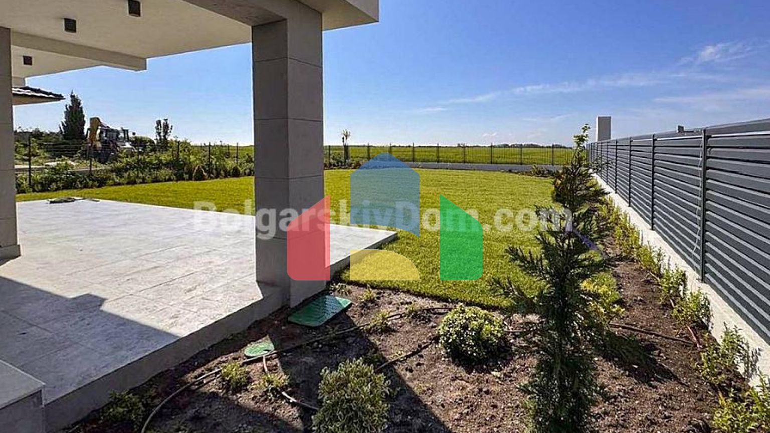 Будинок у Поморії