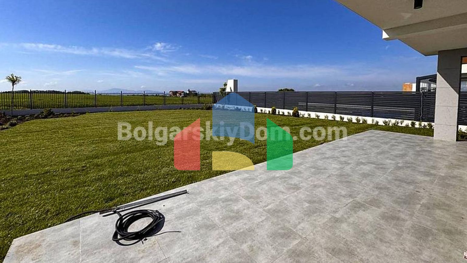 Будинок у Поморії