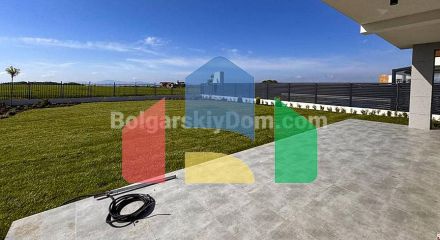 Будинок у Поморії