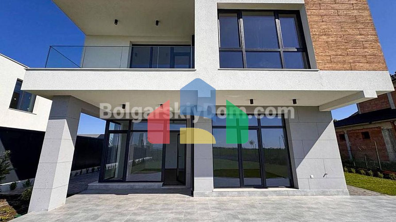 Будинок у Поморії