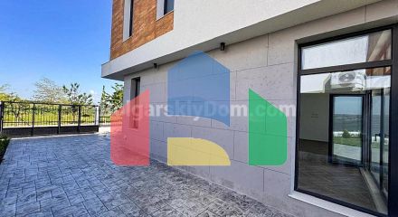 Будинок у Поморії