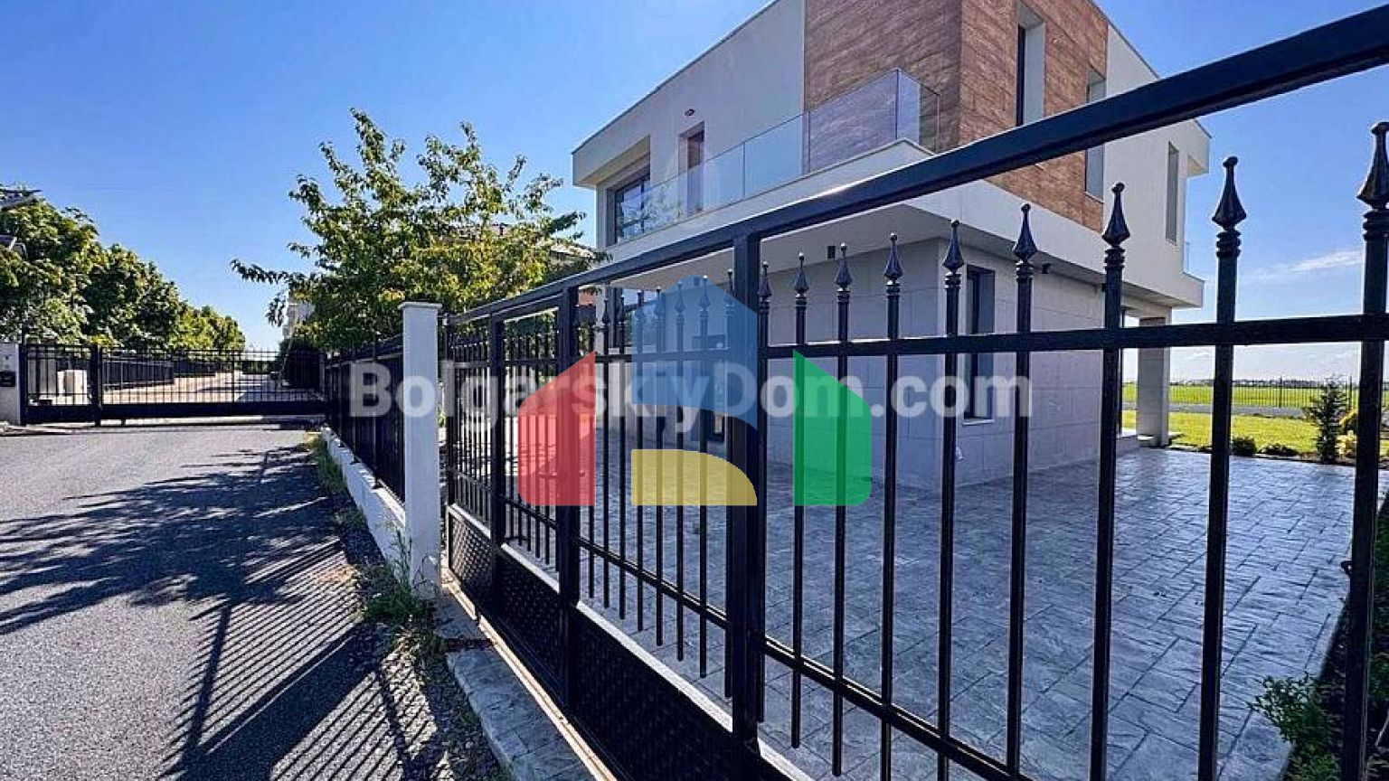 Будинок у Поморії