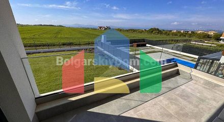 Будинок у Поморії