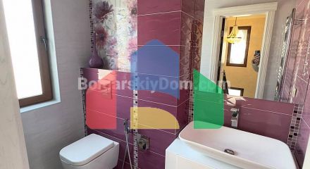 Двоповерховий будинок в Вікторія Резиденс