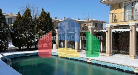 Двоповерховий будинок в Вікторія Резиденс