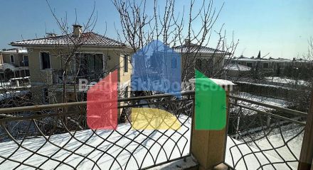 Двоповерховий будинок в Вікторія Резиденс