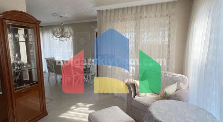 Двоповерховий будинок в Вікторія Резиденс