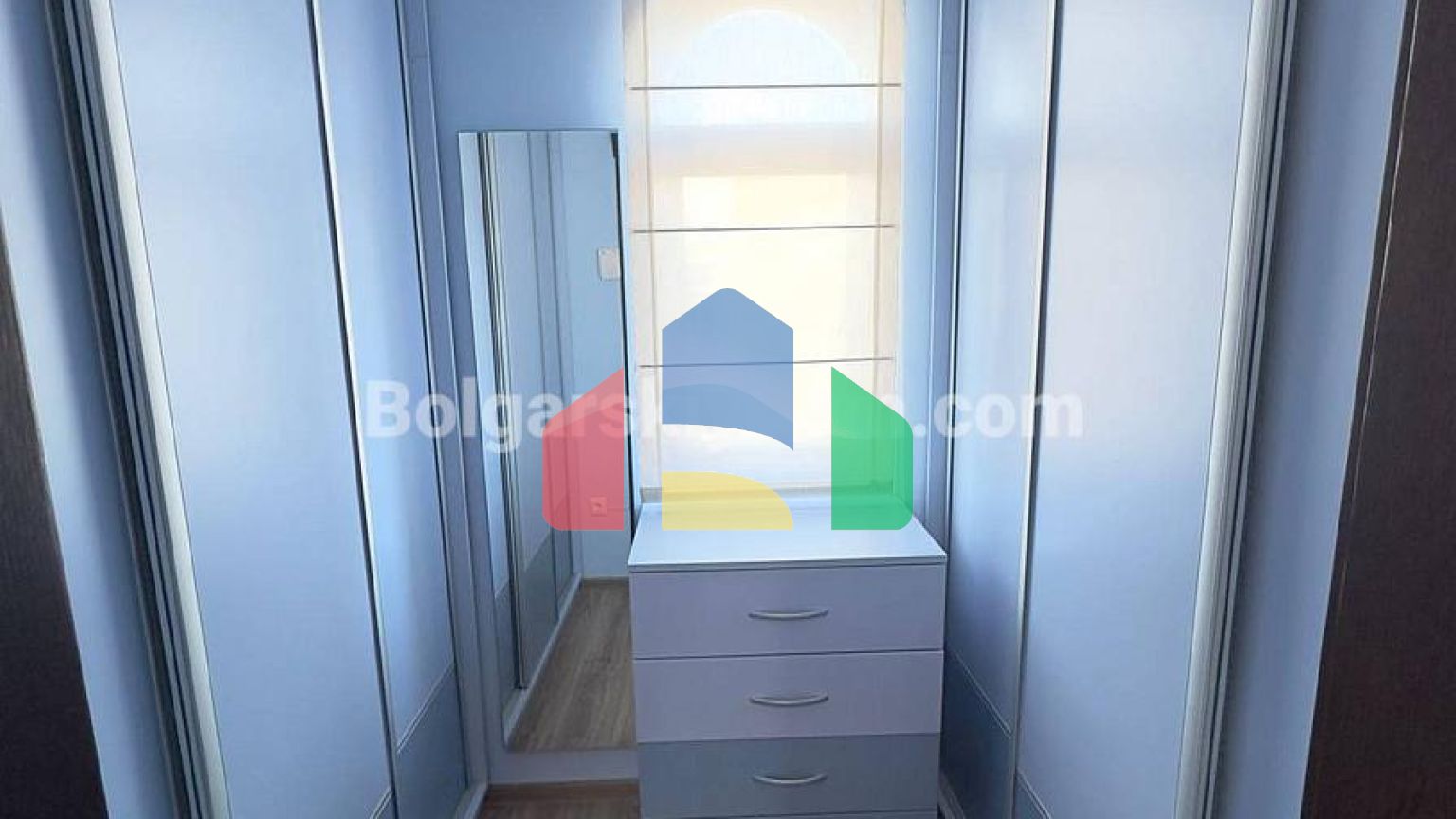 Двоповерховий будинок в Вікторія Резиденс