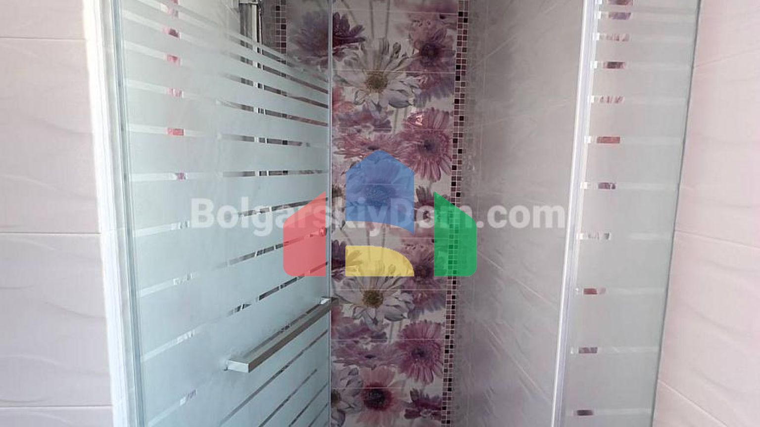 Двоповерховий будинок в Вікторія Резиденс