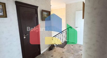 Двоповерховий будинок в Вікторія Резиденс