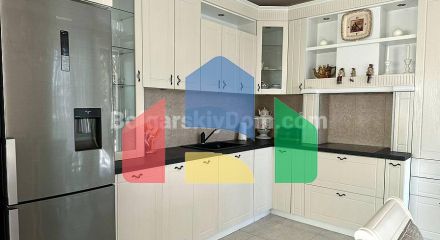 Двоповерховий будинок в Вікторія Резиденс