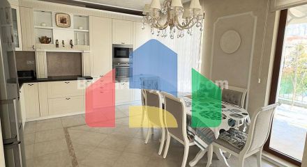 Двоповерховий будинок в Вікторія Резиденс