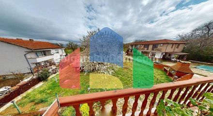 Будинок в Порой