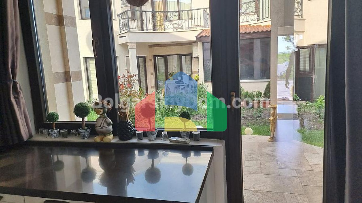 Трикімнатна квартира в Маджестік Сі Віллідж