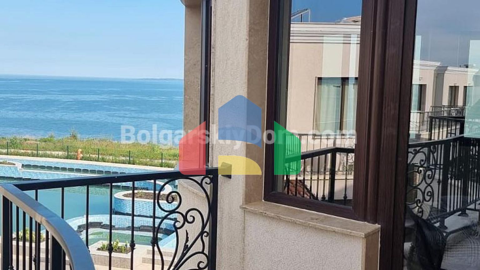 Трикімнатна квартира в Маджестік Сі Віллідж