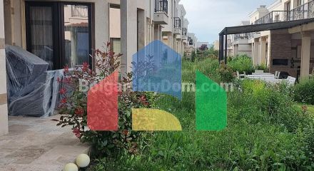 Трикімнатна квартира в Маджестік Сі Віллідж