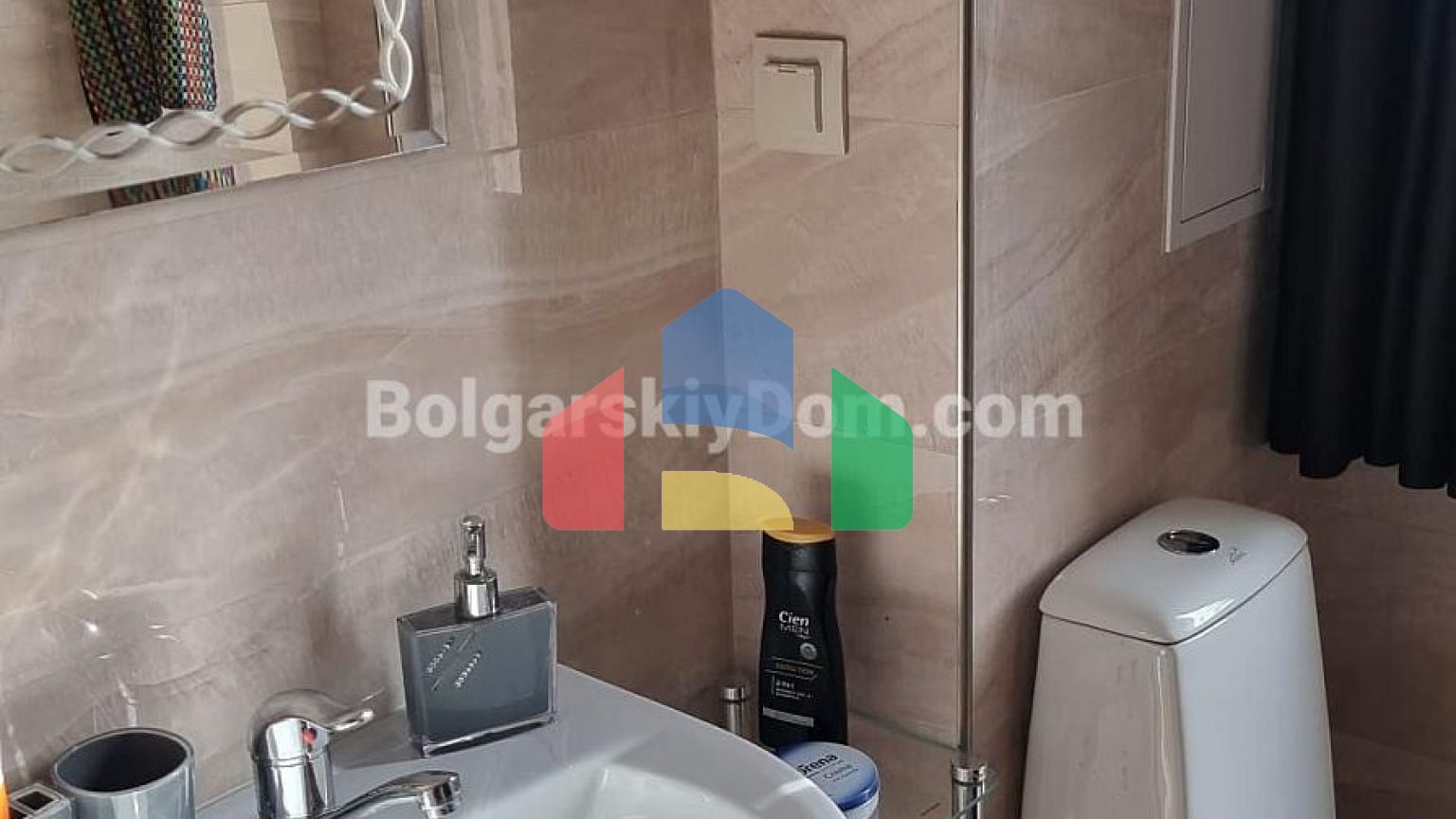 Трикімнатна квартира в Маджестік Сі Віллідж