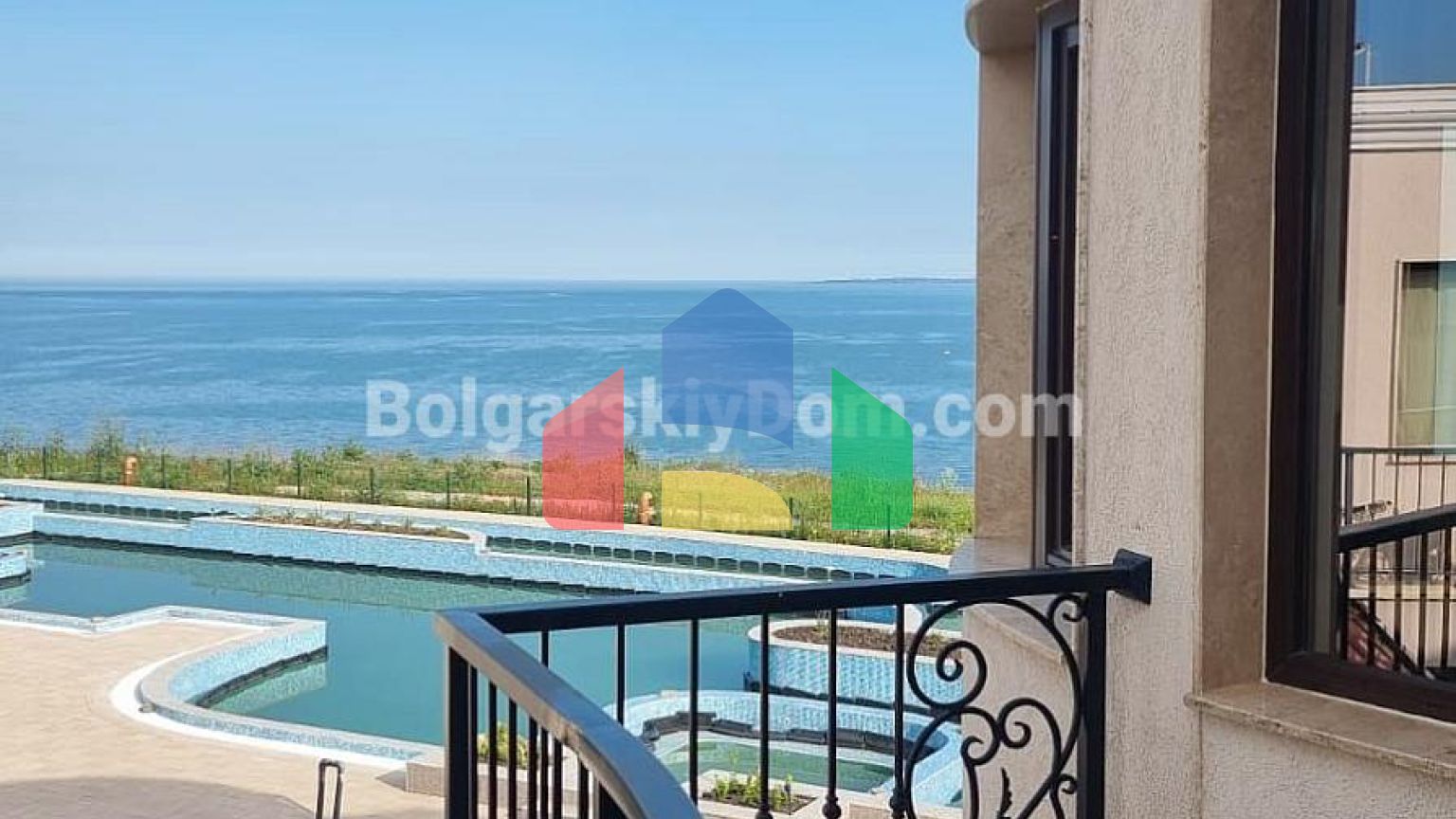 Трикімнатна квартира в Маджестік Сі Віллідж