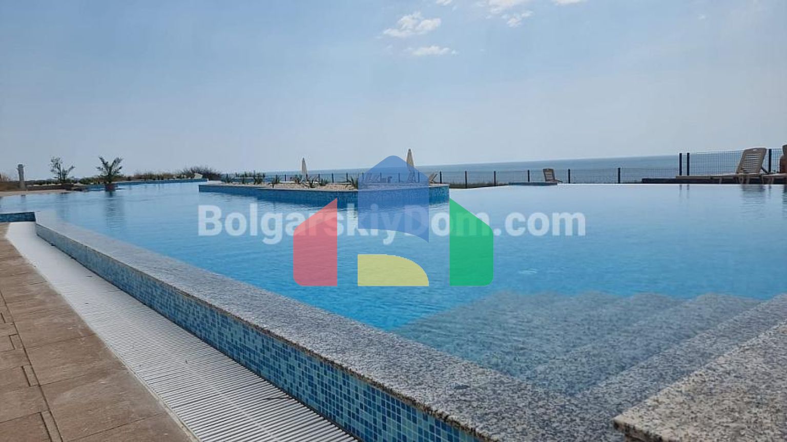 Трикімнатна квартира в Маджестік Сі Віллідж