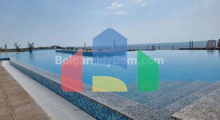 Трикімнатна квартира в Маджестік Сі Віллідж