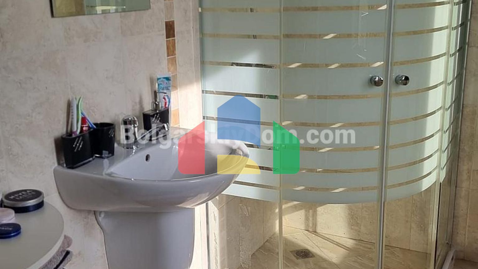 Трикімнатна квартира в Маджестік Сі Віллідж