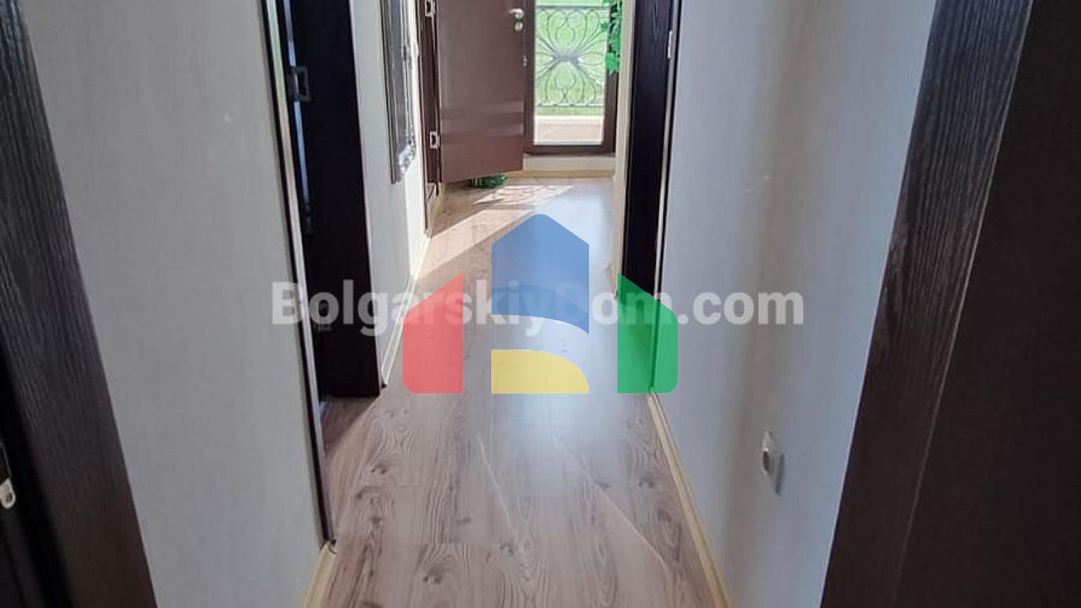 Трикімнатна квартира в Маджестік Сі Віллідж