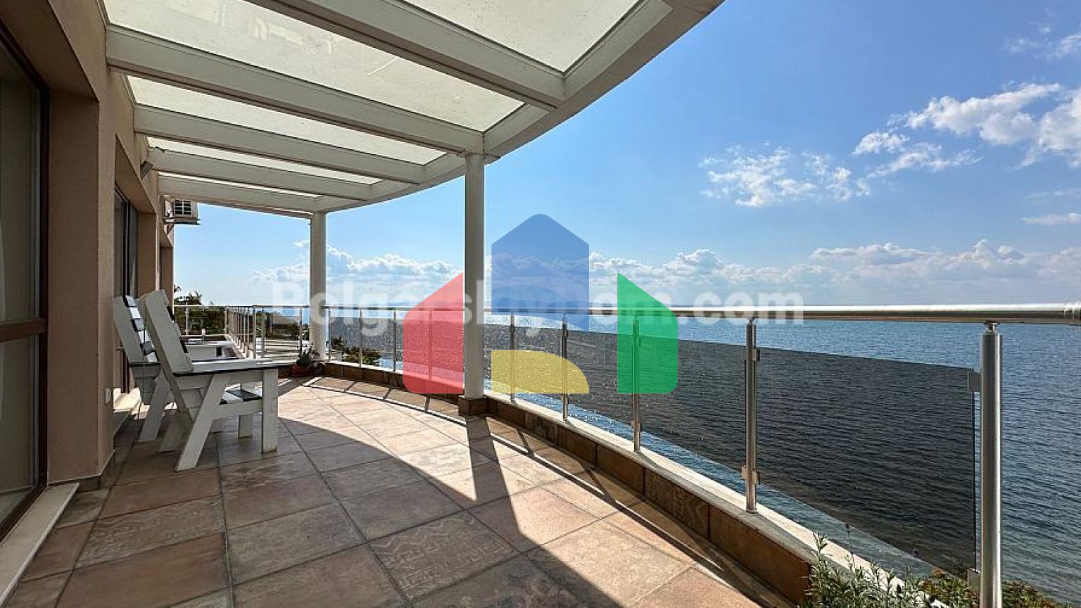 Четырехкомнатная квартира в Адмирал Бич Клаб