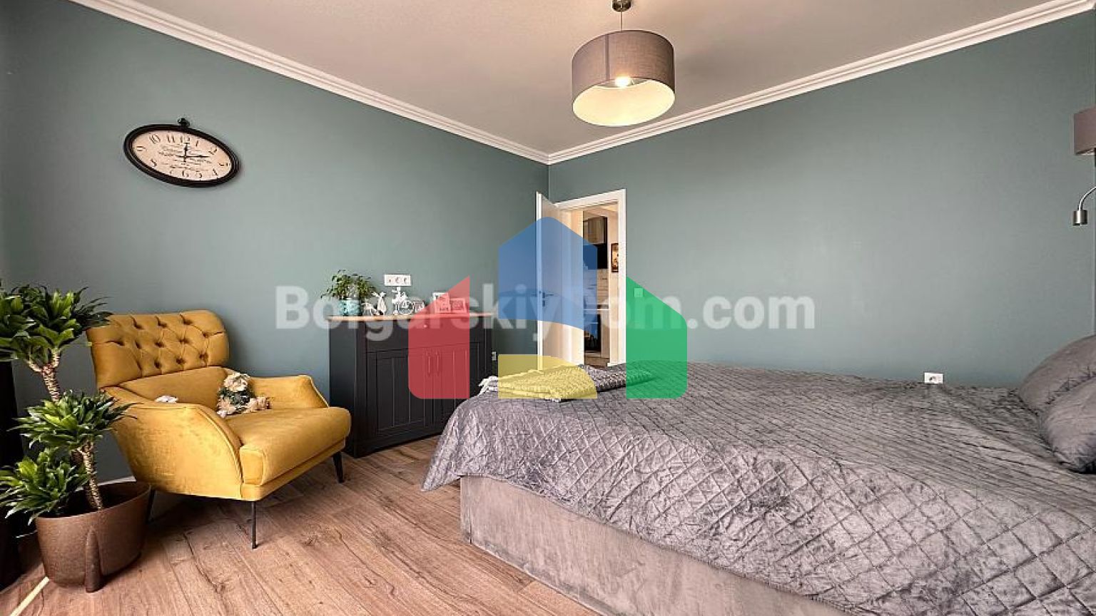 Четырехкомнатная квартира в Адмирал Бич Клаб