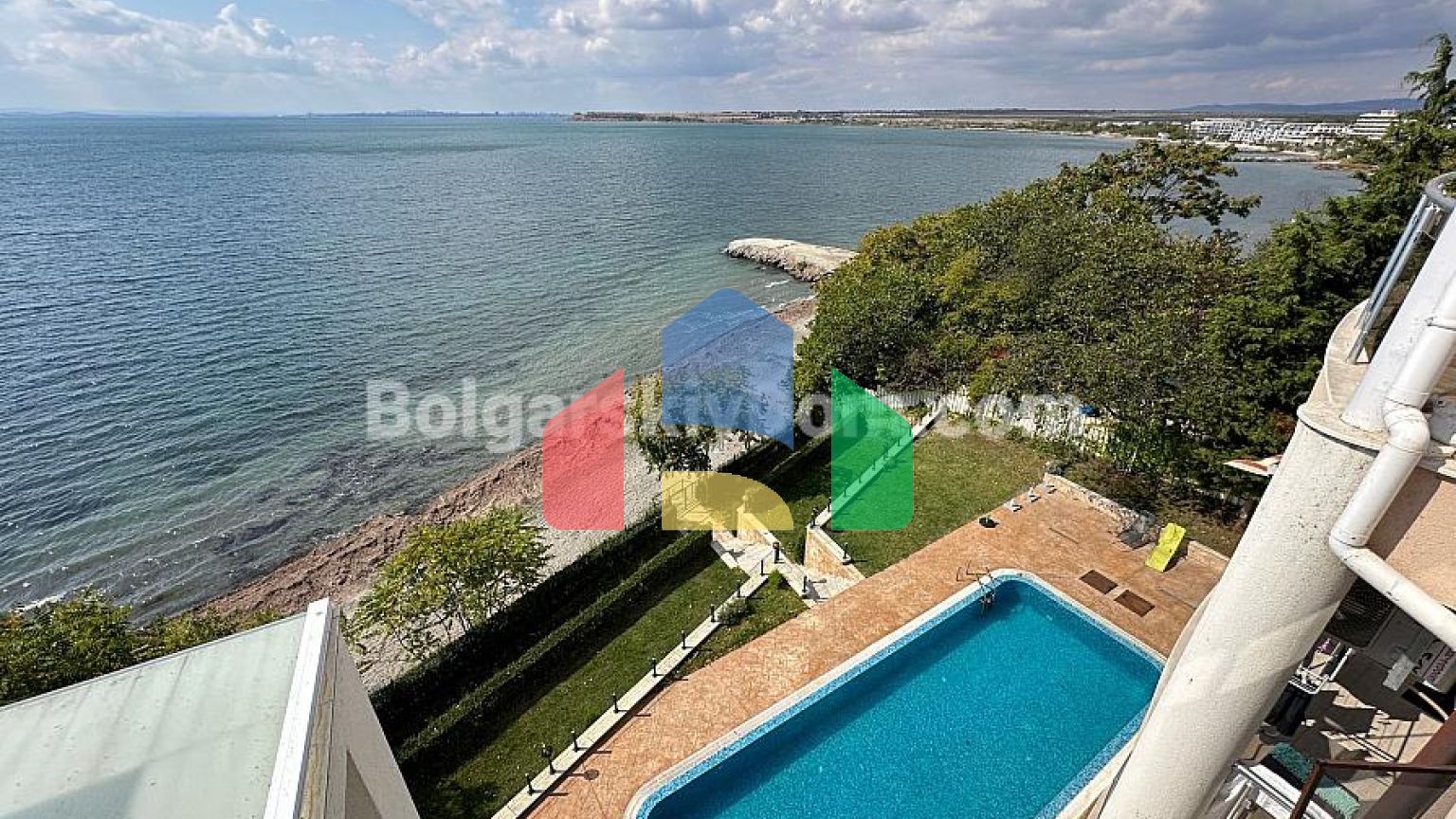 Четырехкомнатная квартира в Адмирал Бич Клаб