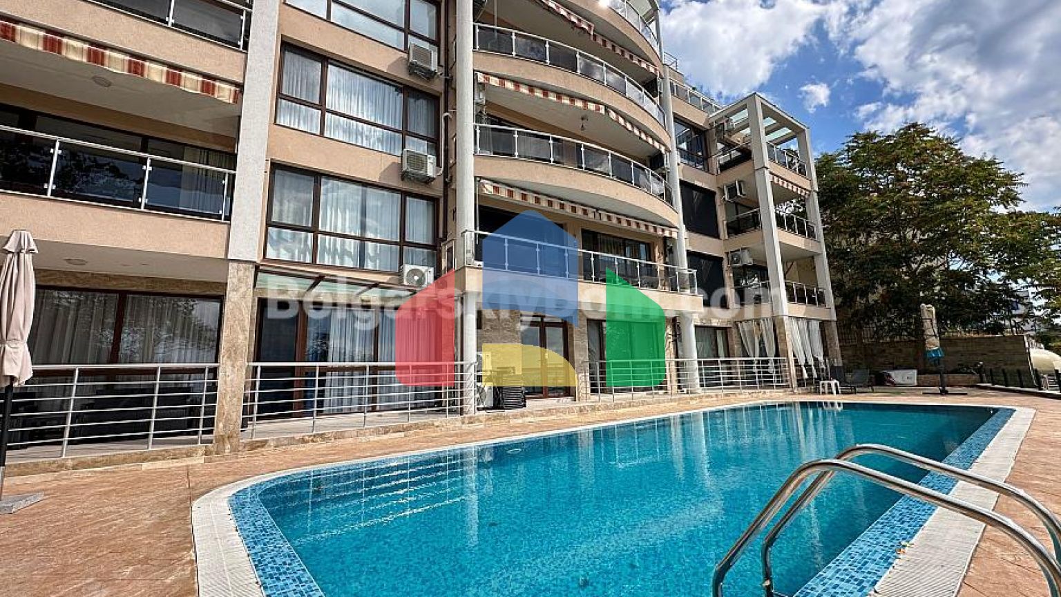 Четырехкомнатная квартира в Адмирал Бич Клаб