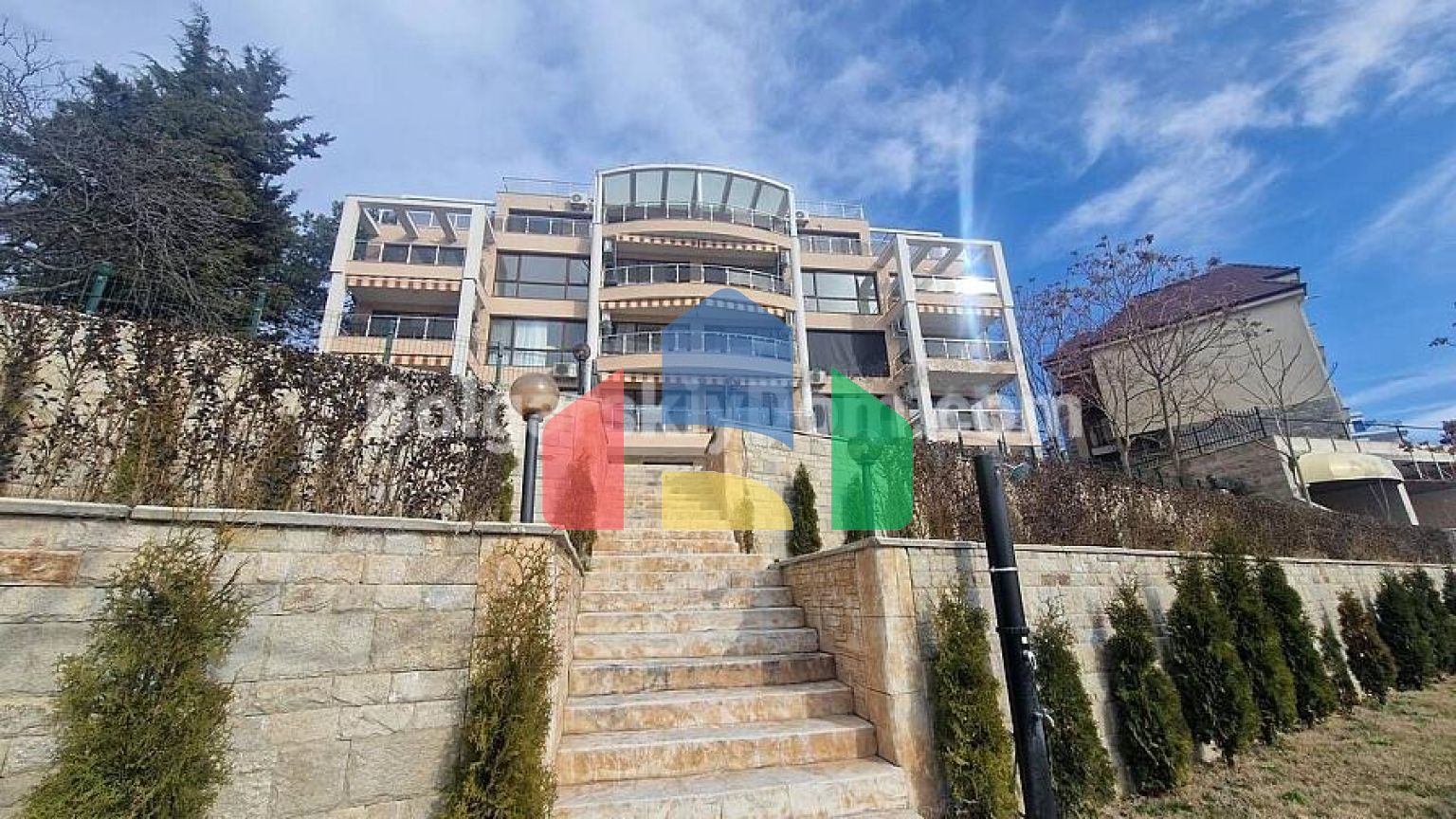 Четырехкомнатная квартира в Адмирал Бич Клаб