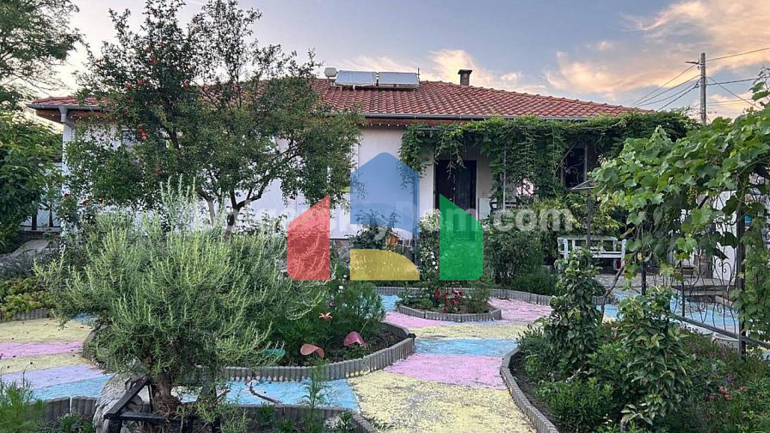 Одноповерховий будинок в Каменар