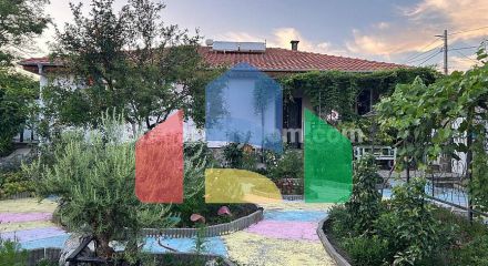 Одноповерховий будинок в Каменар