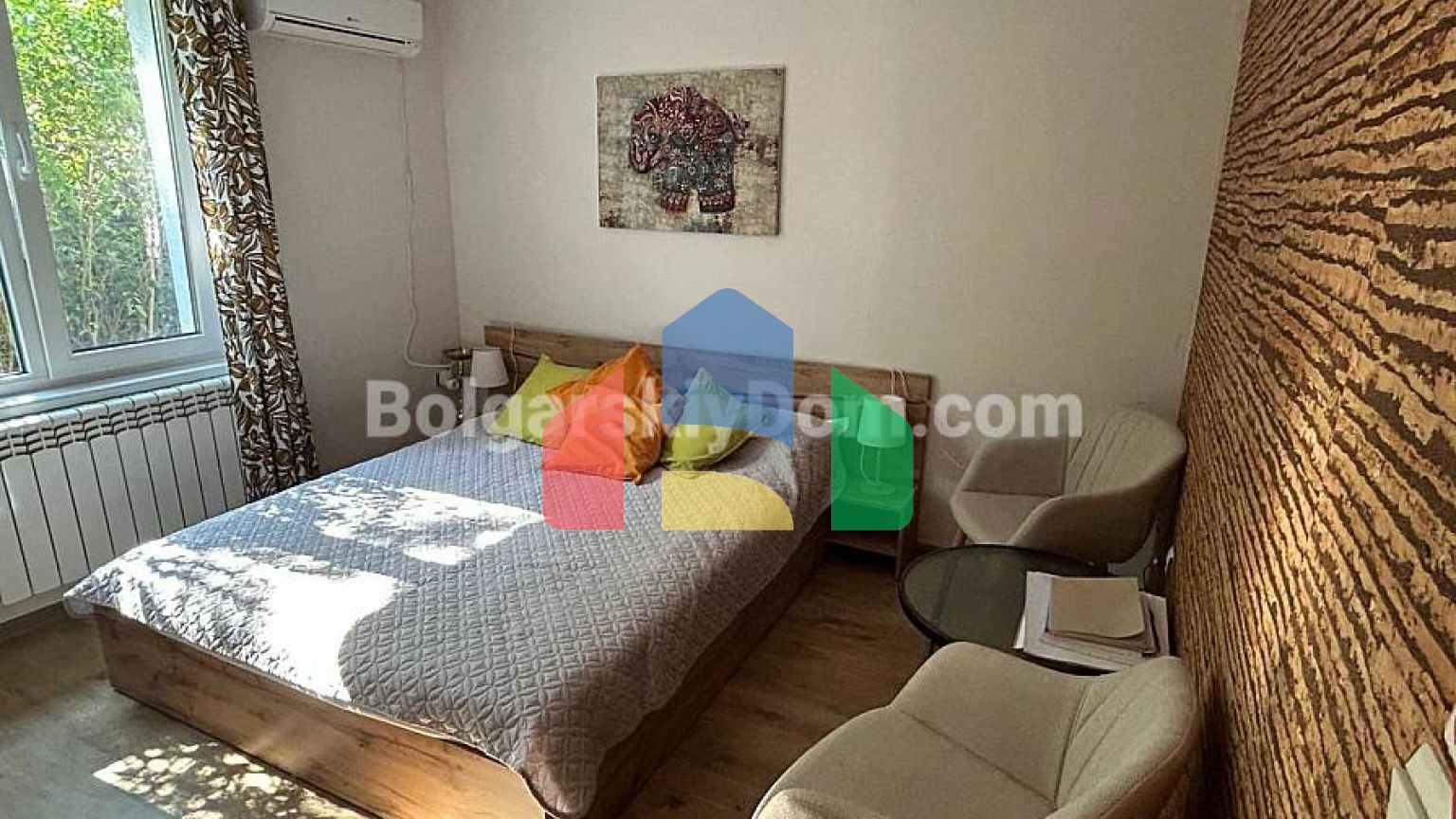 Одноповерховий будинок в Каменар