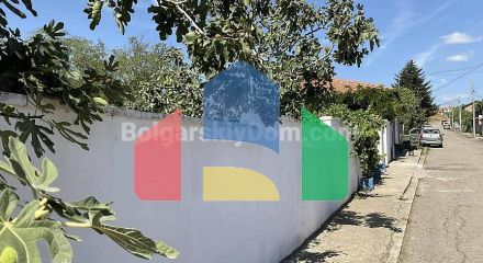 Одноповерховий будинок в Каменар