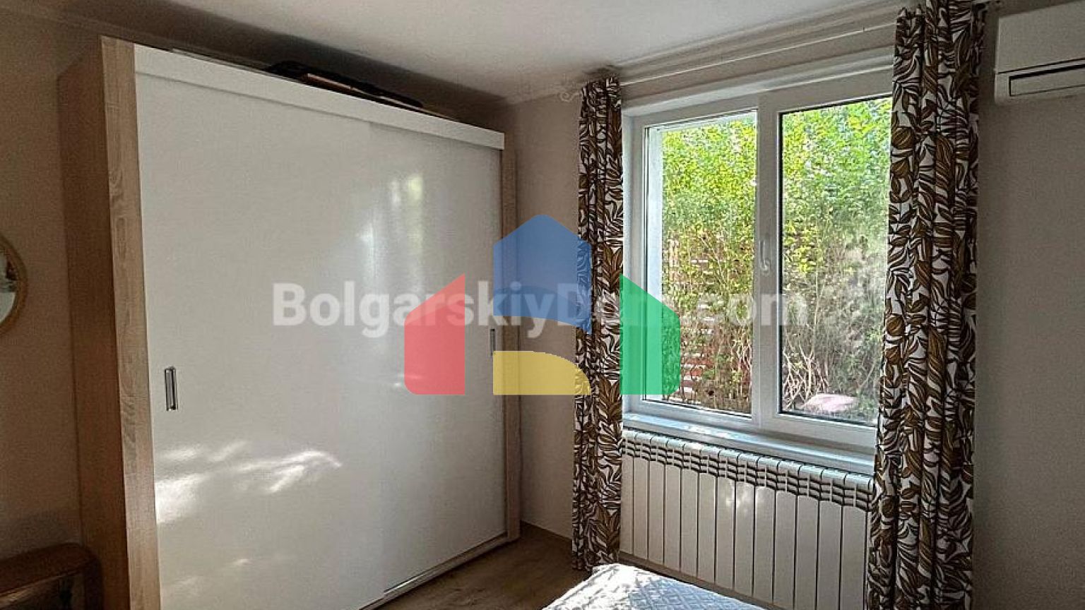 Одноповерховий будинок в Каменар