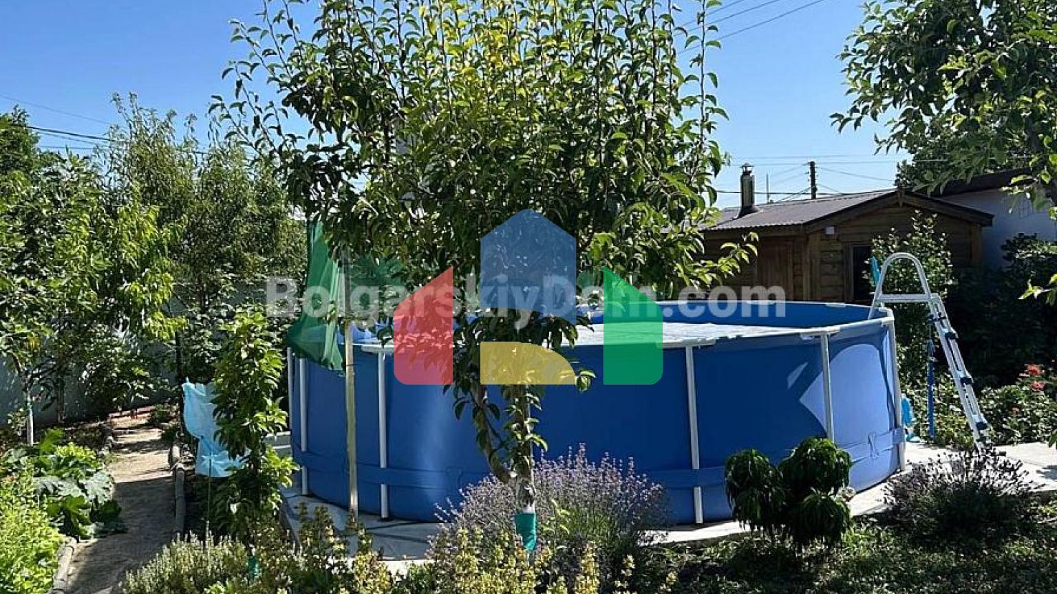 Одноповерховий будинок в Каменар