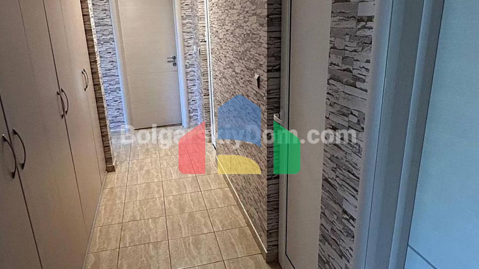 Одноповерховий будинок в Каменар