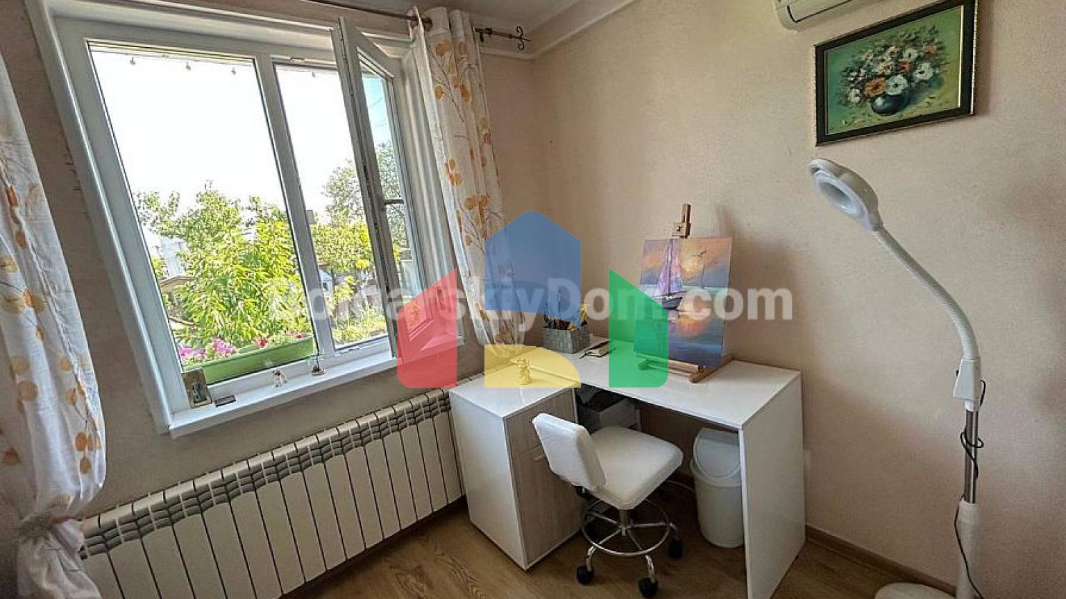 Одноповерховий будинок в Каменар