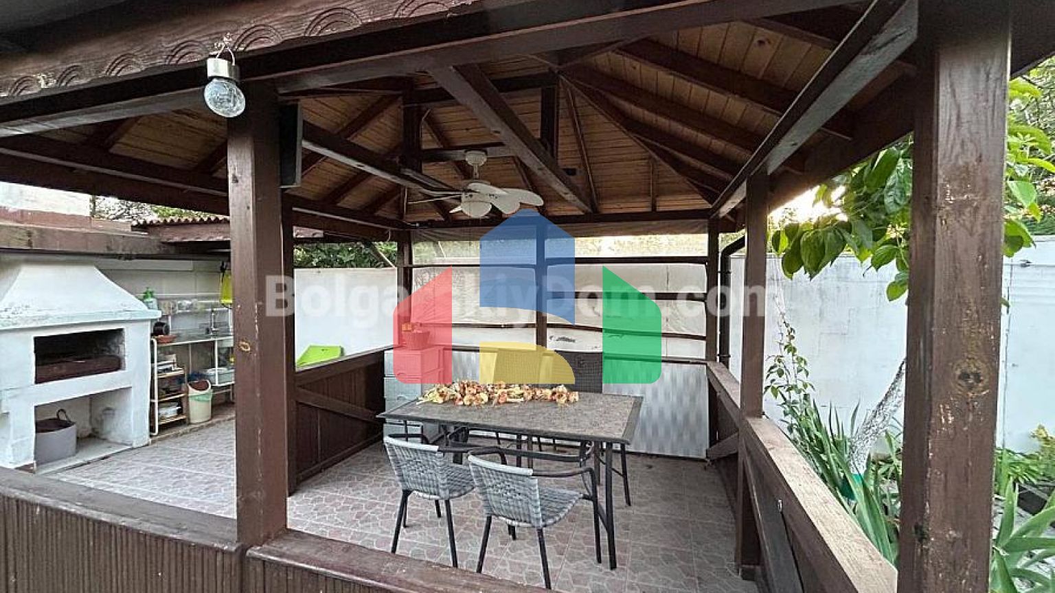 Одноповерховий будинок в Каменар