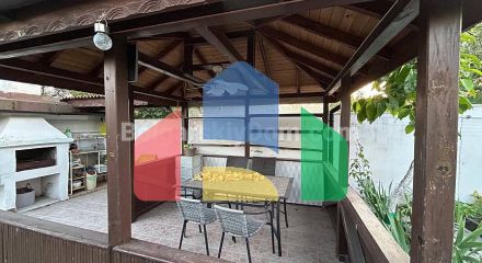 Одноповерховий будинок в Каменар