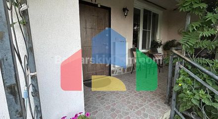 Одноповерховий будинок в Каменар