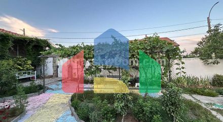 Одноповерховий будинок в Каменар